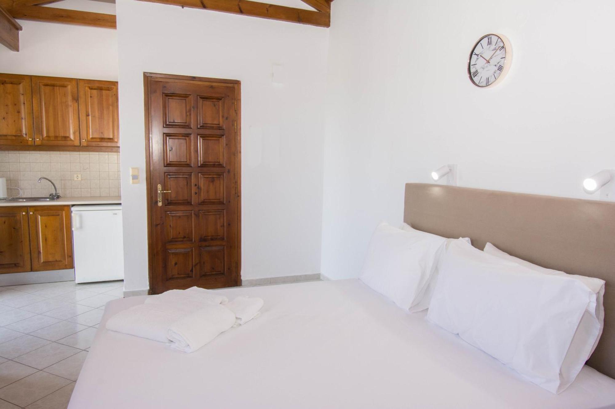Rena Apartments Гувес Екстериор снимка