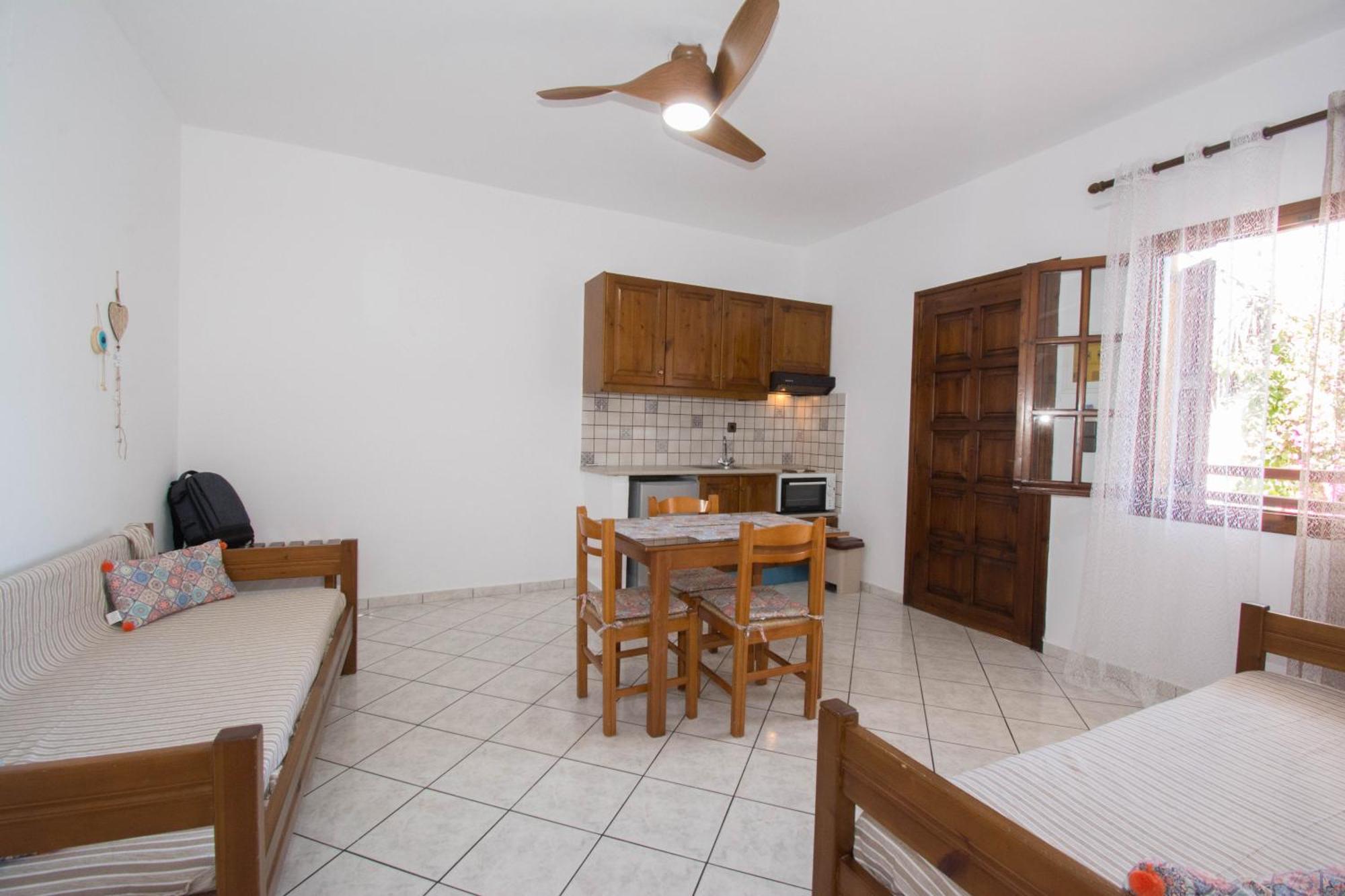 Rena Apartments Гувес Екстериор снимка