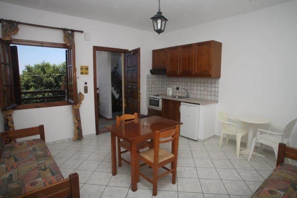 Rena Apartments Гувес Екстериор снимка