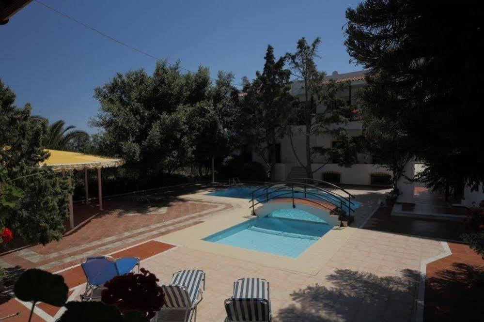 Rena Apartments Гувес Екстериор снимка