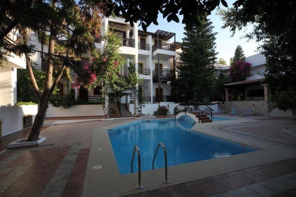 Rena Apartments Гувес Екстериор снимка